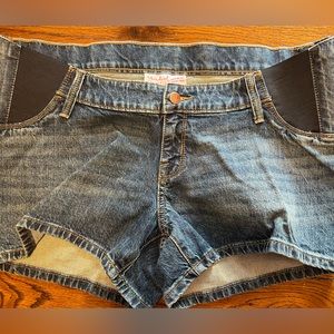 MATERNITY  NWT by Ingrid and Isabel midi short size 10